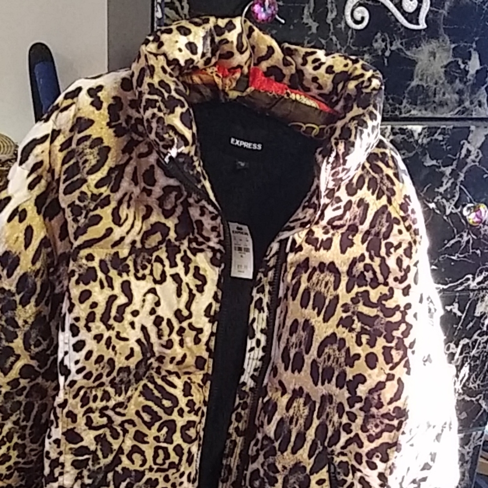 XL Leopard waist length puffer jacket
